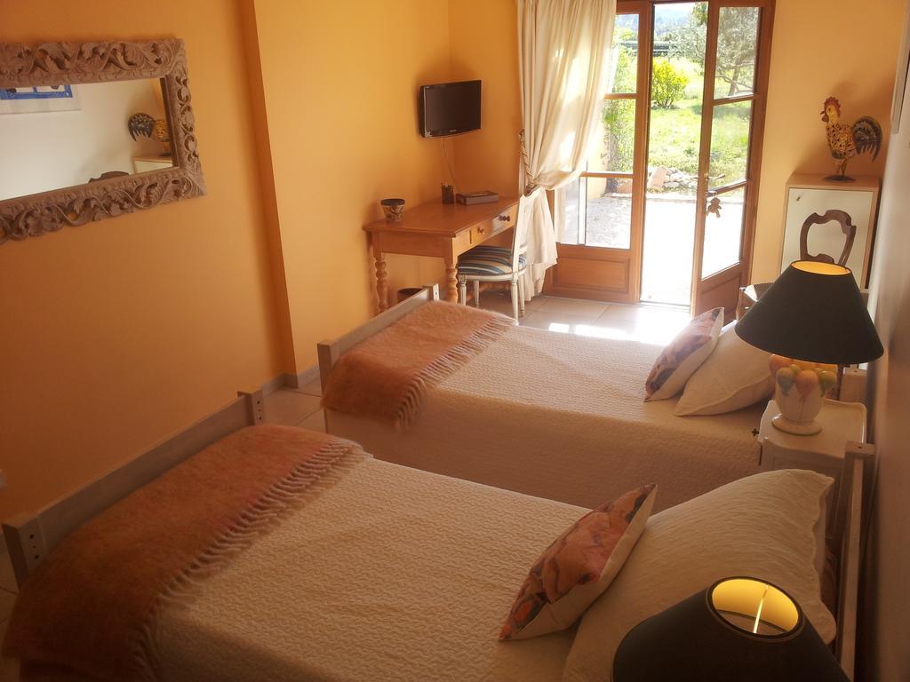 Lamanderie En Provence Bed & Breakfast Alleins Стая снимка