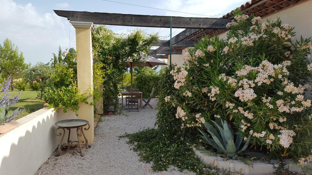 Lamanderie En Provence Bed & Breakfast Alleins Екстериор снимка
